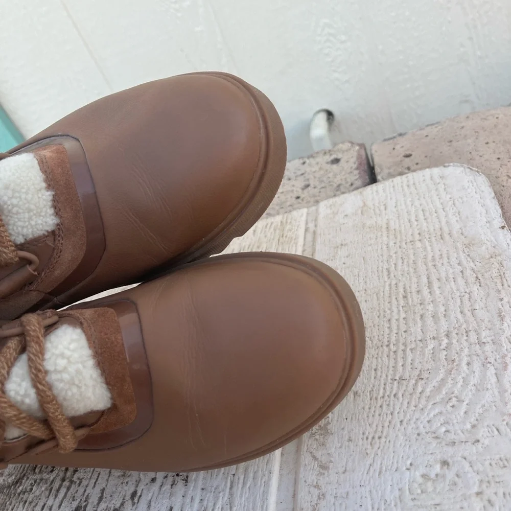 Sorel Women's Joan of Arctic Next Lite Tan Boots size 9